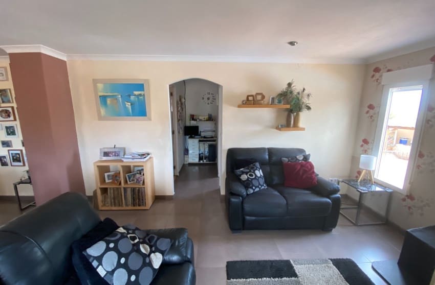 5 bedroom Villa for sale in Sax with pool - € 375,000 (Ref: 9601528)