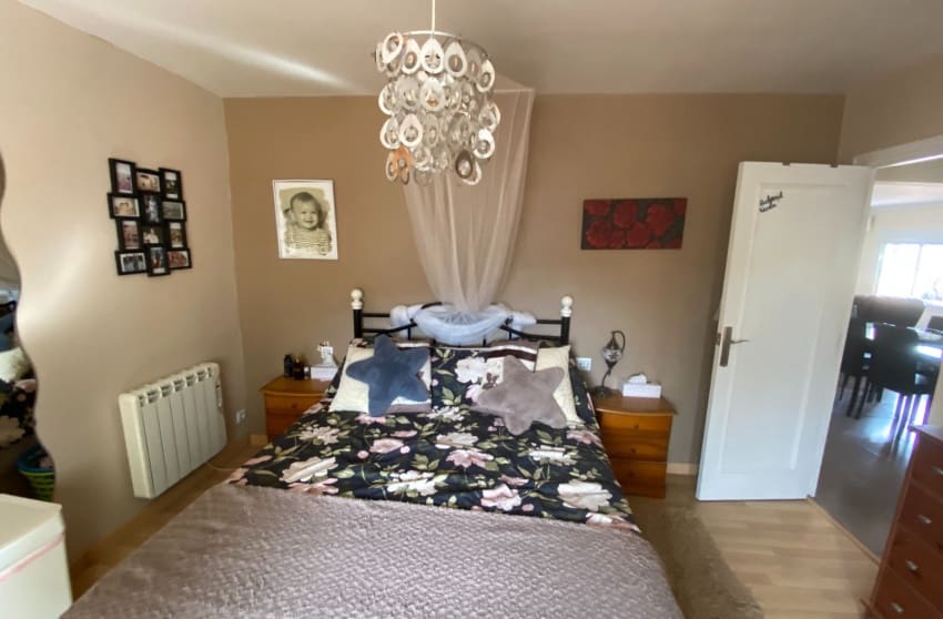 5 bedroom Villa for sale in Sax with pool - € 375,000 (Ref: 9601528)