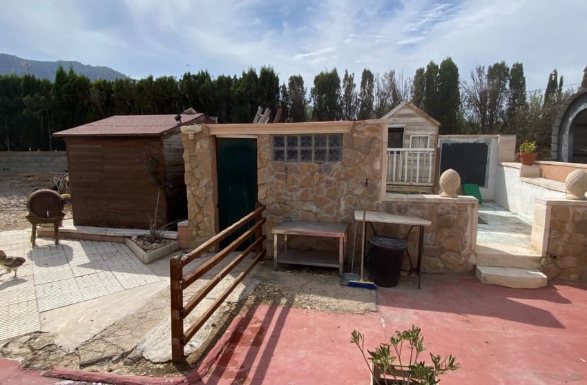 5 bedroom Villa for sale in Sax with pool - € 375,000 (Ref: 9601528)