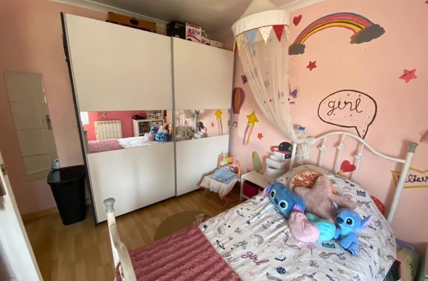 5 bedroom Villa for sale in Sax with pool - € 375,000 (Ref: 9601528)