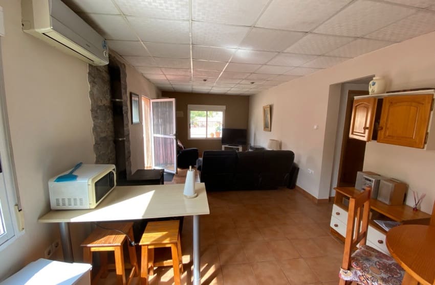 5 bedroom Villa for sale in Sax with pool - € 375,000 (Ref: 9601528)