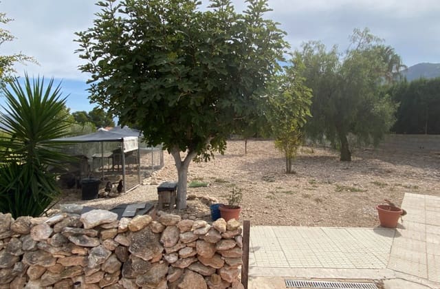 5 bedroom Villa for sale in Sax with pool - € 375,000 (Ref: 9601528)