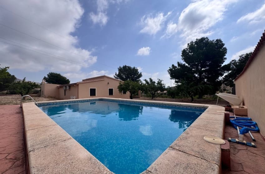 3 sypialnia Willa na sprzedaż w Monovar / Monover z basenem - 259 995 € (Ref: 9601532)