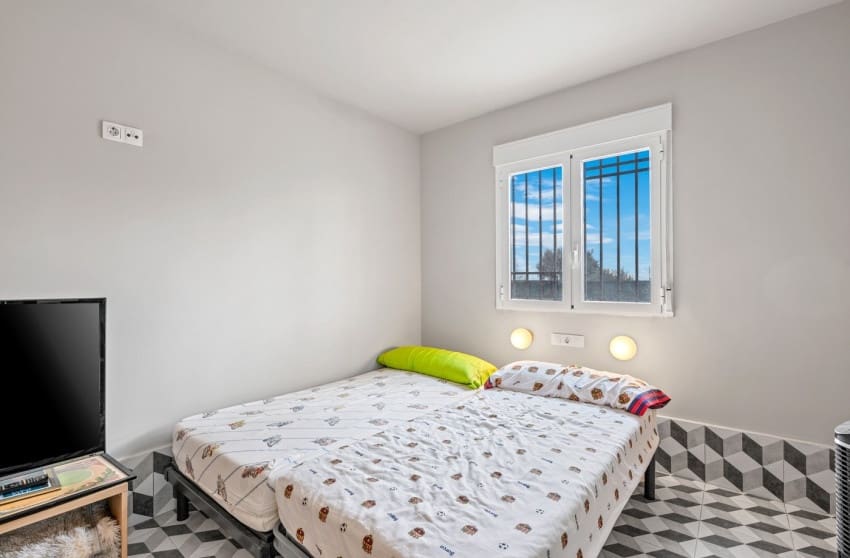 Chalet de 3 habitaciones en Elche / Elx en venta con piscina - 385.000 € (Ref: 9601536)