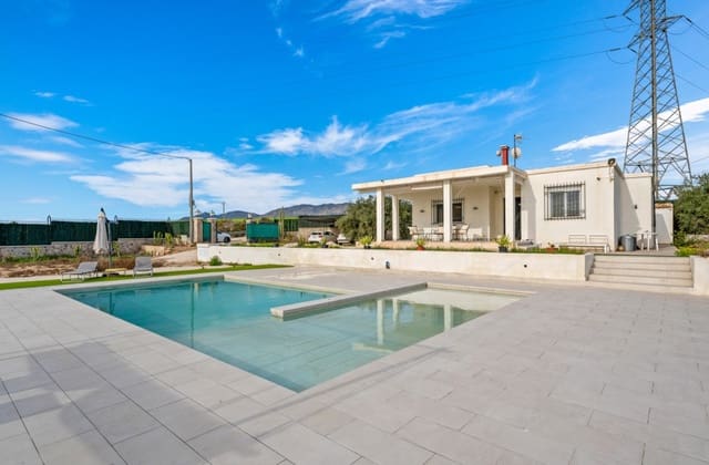 Chalet de 3 habitaciones en La Algoda - Matola - El Pla, Elche / Elx en venta con piscina - 385.000 € (Ref: 9601536)