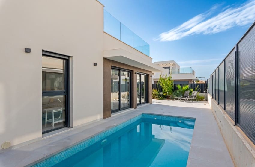 3 makuuhuone Huvila myytävänä paikassa San Fulgencio mukana uima-altaan - 445 000 € (Ref: 9601540)