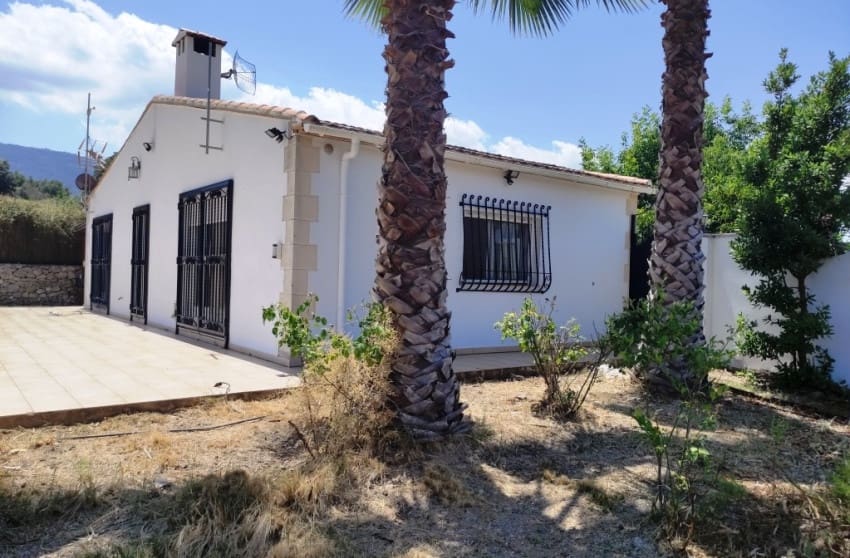 3 makuuhuone Maalaistalo myytävänä paikassa Agres mukana uima-altaan - 149 000 € (Ref: 9601541)