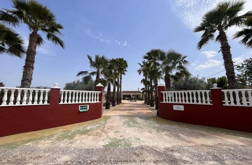 3 makuuhuone Maalaistalo myytävänä paikassa Fortuna mukana uima-altaan - 275 000 € (Ref: 9601542)