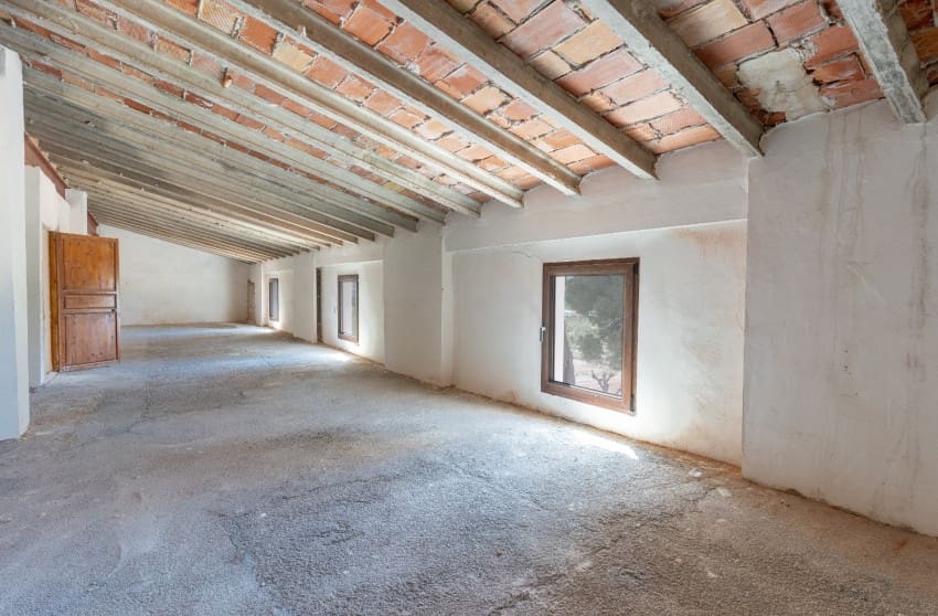 12 makuuhuone Maalaistalo myytävänä paikassa Castalla mukana uima-altaan - 799 000 € (Ref: 9601543)