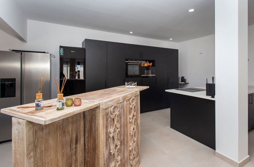 4 bedroom Villa for sale in Pinoso with pool - € 478,000 (Ref: 9601544)