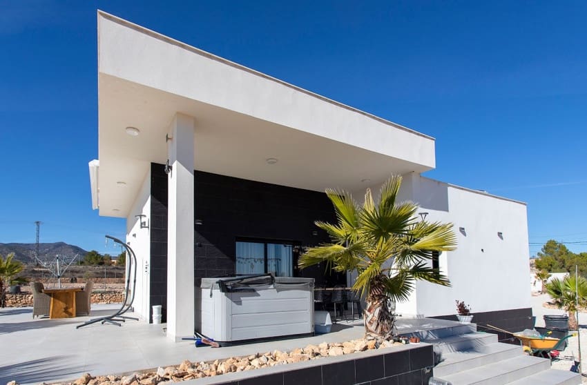 4 bedroom Villa for sale in Pinoso with pool - € 478,000 (Ref: 9601544)