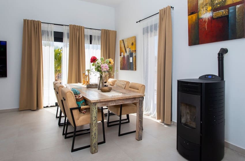 4 bedroom Villa for sale in Pinoso with pool - € 478,000 (Ref: 9601544)