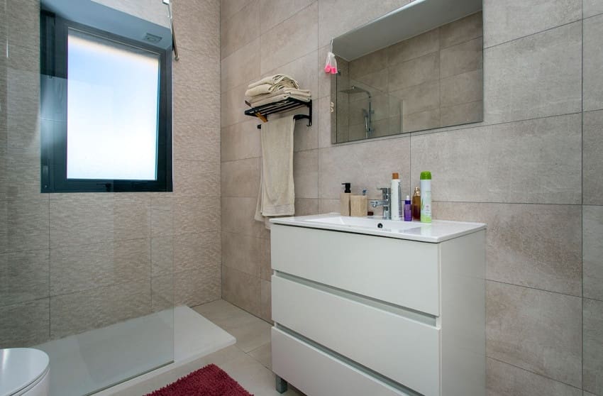 4 bedroom Villa for sale in Pinoso with pool - € 478,000 (Ref: 9601544)