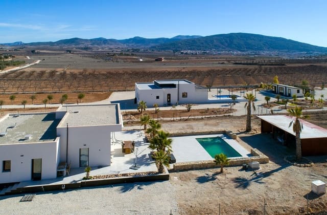 4 bedroom Villa for sale in Pinoso with pool - € 478,000 (Ref: 9601544)