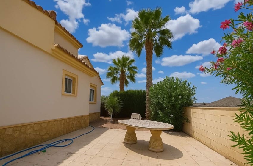 3 slaapkamer Villa te koop in Hondon de las Nieves met zwembad garage - € 260.000 (Ref: 9635141)