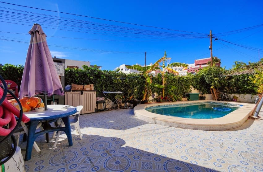 4 slaapkamer Huis te koop in San Miguel de Salinas met zwembad - € 195.995 (Ref: 9645612)