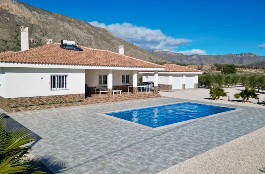 3 bedroom Villa for sale in Macisvenda with pool - € 374,950 (Ref: 9645615)