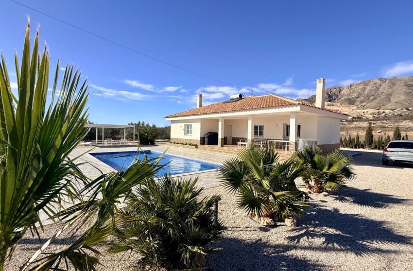 3 bedroom Villa for sale in Macisvenda with pool - € 374,950 (Ref: 9645615)