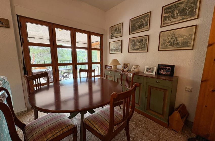 4 sypialnia Willa na sprzedaż w Sax z basenem - 315 000 € (Ref: 9645617)