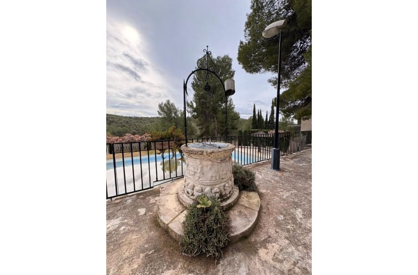 4 sypialnia Willa na sprzedaż w Sax z basenem - 315 000 € (Ref: 9645617)