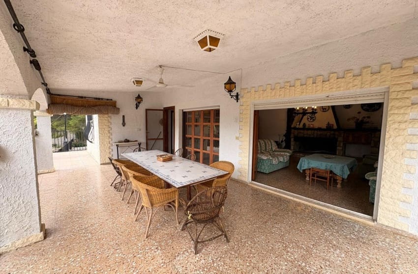 4 sypialnia Willa na sprzedaż w Sax z basenem - 315 000 € (Ref: 9645617)