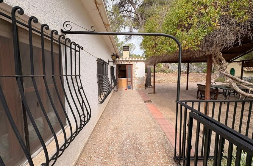 4 sypialnia Willa na sprzedaż w Sax z basenem - 315 000 € (Ref: 9645617)