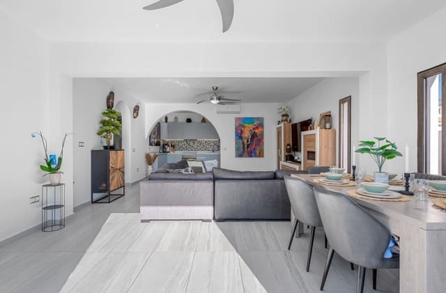 Chalet de 5 habitaciones en Ciudad Quesada, Rojales en venta con piscina - 498.000 € (Ref: 9676500)