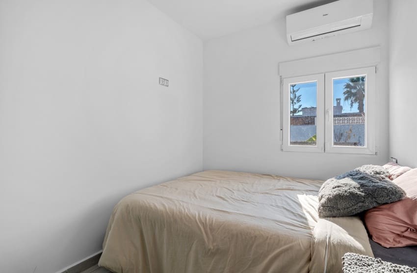 Chalet de 5 habitaciones en Ciudad Quesada en venta con piscina - 498.000 € (Ref: 9676500)