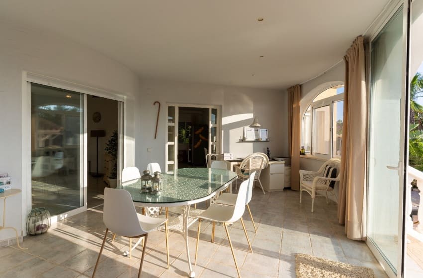 3 bedroom Villa for sale in Busot with pool - € 595,000 (Ref: 9676502)