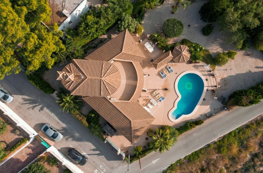 3 bedroom Villa for sale in Busot with pool - € 595,000 (Ref: 9676502)