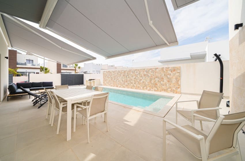 3 soverom Villa til salgs i Daya Nueva med svømmebasseng - € 375 000 (Ref: 9676504)