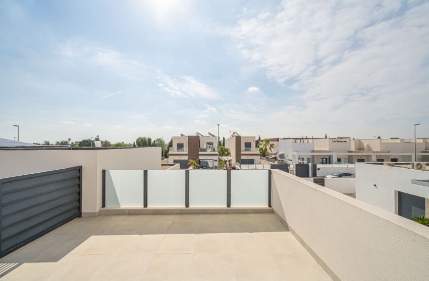 3 soverom Villa til salgs i Daya Nueva med svømmebasseng - € 375 000 (Ref: 9676504)