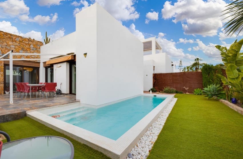 2 slaapkamer Huis te koop in Orihuela Costa met zwembad - € 349.000 (Ref: 9700281)