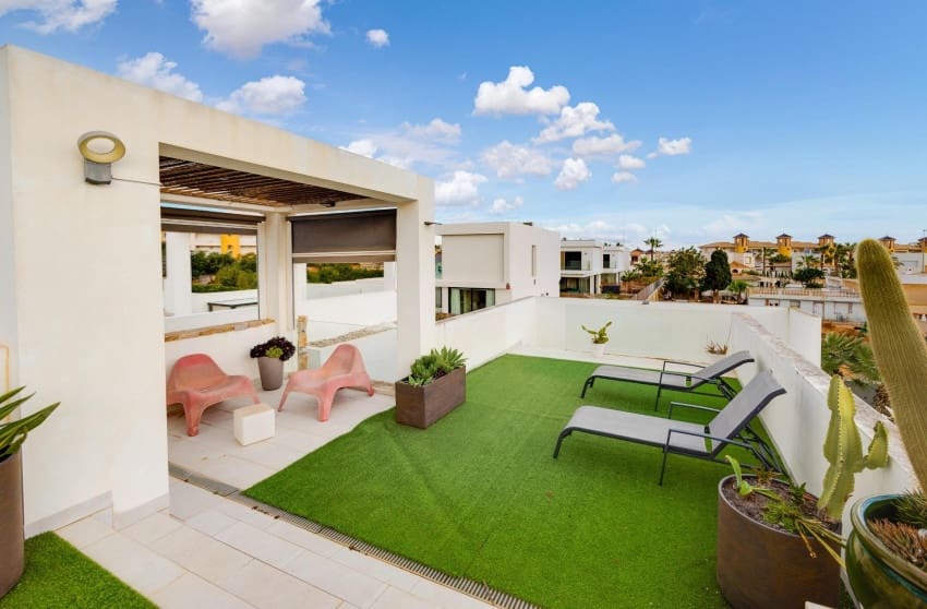 2 slaapkamer Huis te koop in Orihuela Costa met zwembad - € 349.000 (Ref: 9700281)