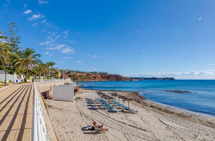 2 slaapkamer Huis te koop in Orihuela Costa met zwembad - € 349.000 (Ref: 9700281)