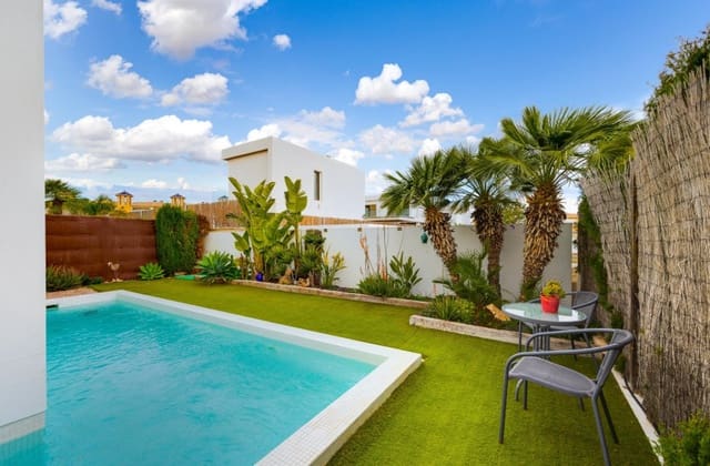 2 slaapkamer Huis te koop in Lomas de Cabo Roig - Los Dolses, Orihuela met zwembad - € 349.000 (Ref: 9700281)