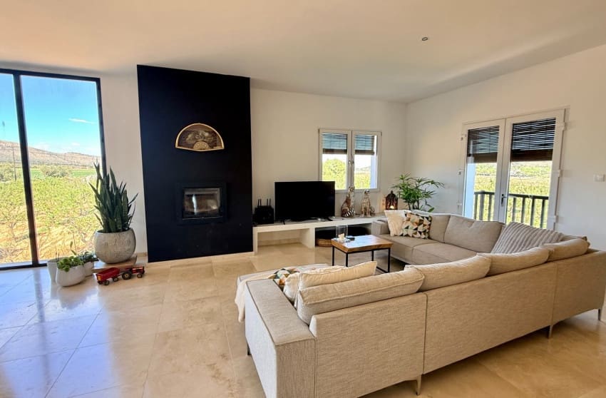 Chalet de 7 habitaciones en Hondón de las Nieves en venta con piscina - 725.000 € (Ref: 9700282)