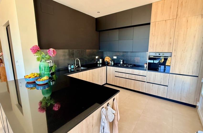 Chalet de 7 habitaciones en Hondón de las Nieves en venta con piscina - 725.000 € (Ref: 9700282)