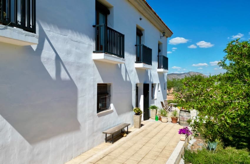 Chalet de 7 habitaciones en Hondón de las Nieves en venta con piscina - 725.000 € (Ref: 9700282)