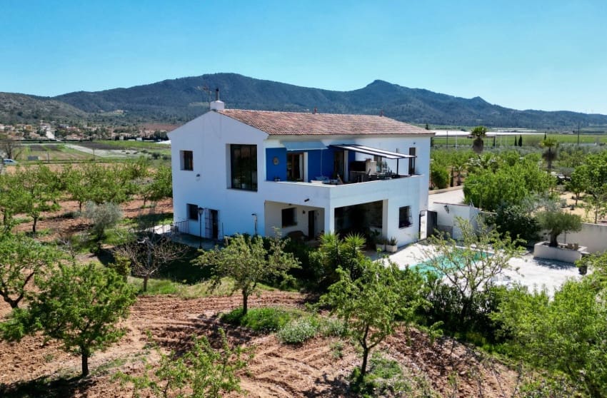 Chalet de 7 habitaciones en Hondón de las Nieves en venta con piscina - 725.000 € (Ref: 9700282)