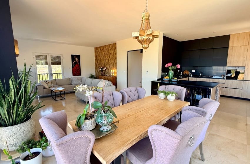 Chalet de 7 habitaciones en Hondón de las Nieves en venta con piscina - 725.000 € (Ref: 9700282)