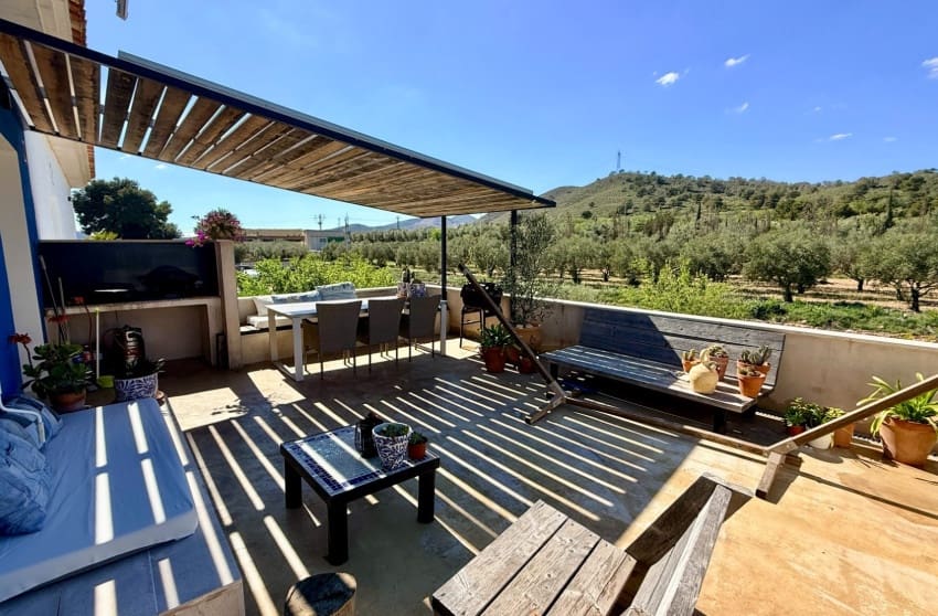 Chalet de 7 habitaciones en Hondón de las Nieves en venta con piscina - 725.000 € (Ref: 9700282)