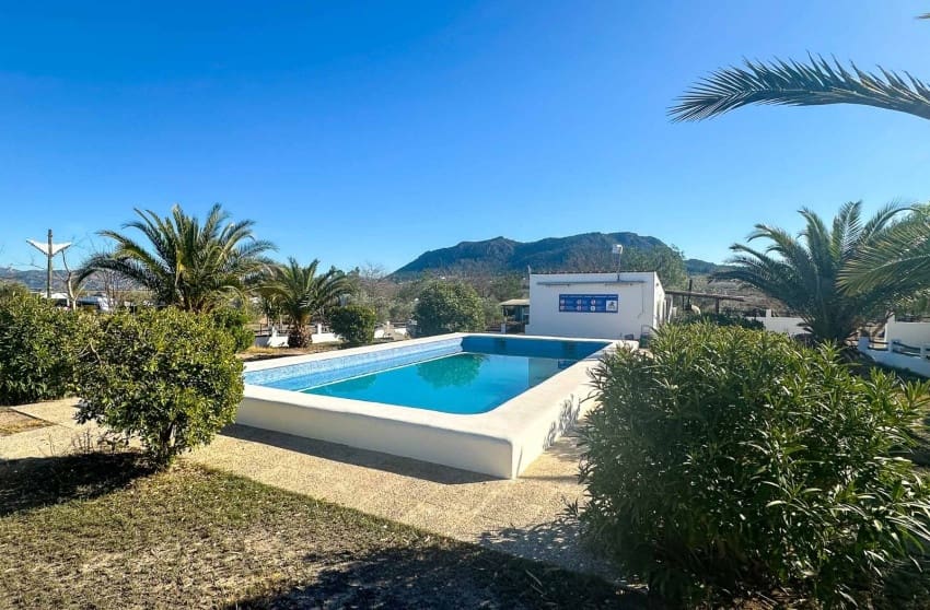 5 bedroom Villa for sale in Sax with pool garage - € 484,950 (Ref: 9700285)