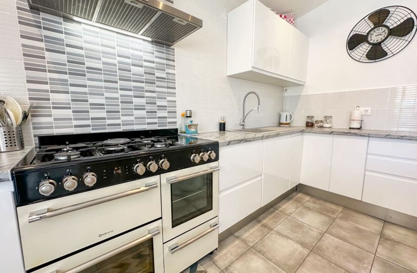 5 bedroom Villa for sale in Sax with pool garage - € 484,950 (Ref: 9700285)