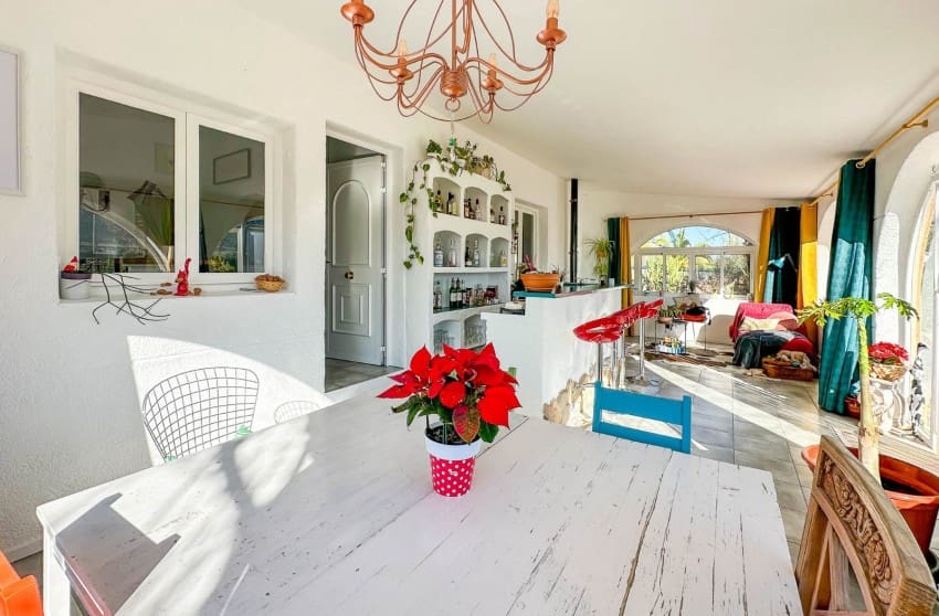 5 bedroom Villa for sale in Sax with pool garage - € 484,950 (Ref: 9700285)