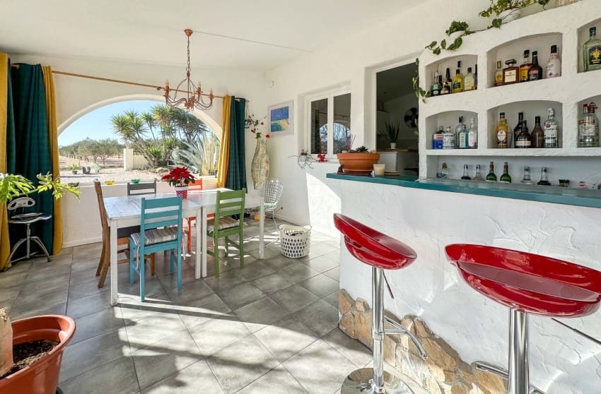 5 bedroom Villa for sale in Sax with pool garage - € 484,950 (Ref: 9700285)