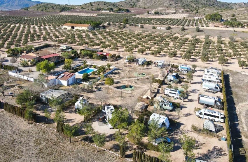 5 bedroom Villa for sale in Sax with pool garage - € 484,950 (Ref: 9700285)