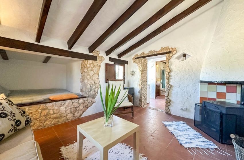 5 bedroom Villa for sale in Sax with pool garage - € 484,950 (Ref: 9700285)