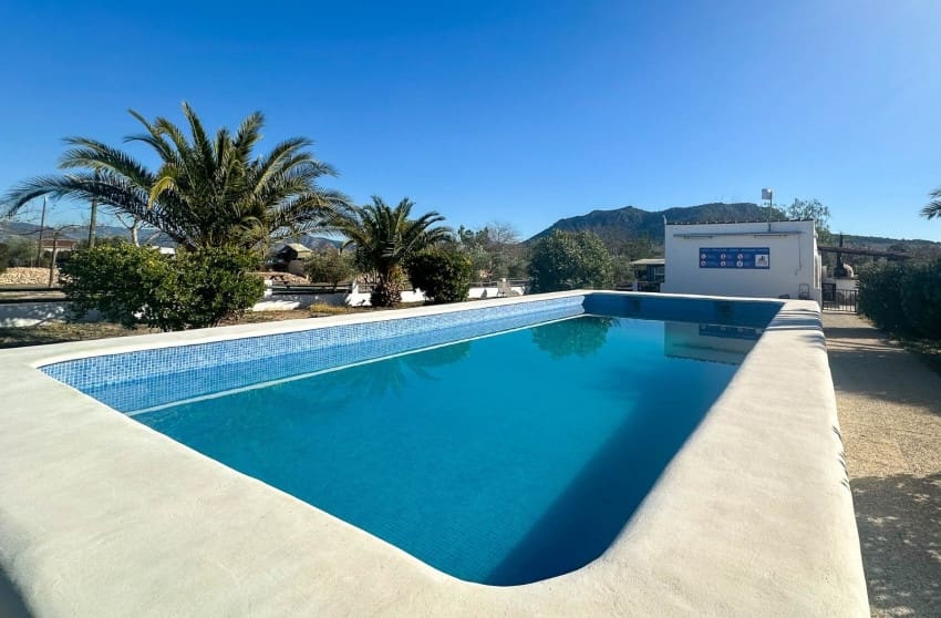 5 bedroom Villa for sale in Sax with pool garage - € 484,950 (Ref: 9700285)