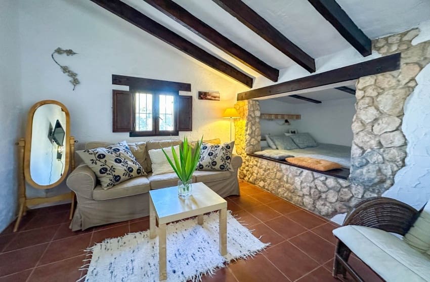 5 bedroom Villa for sale in Sax with pool garage - € 484,950 (Ref: 9700285)